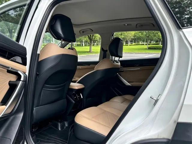 Geely Boyue L — Фото автомобиля 7