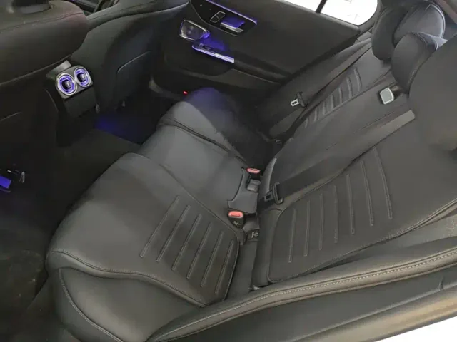 Mercedes-Benz C-Class — Фото автомобиля 12