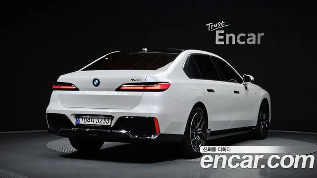 BMW 7-Series 7 серия (G70) 740i sDrive M Sport — Фото автомобиля 2