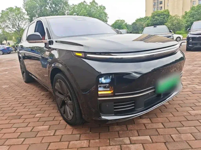 Li Auto L7 — Фото автомобиля 3