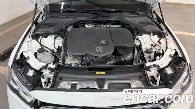 Mercedes-Benz E-Class — Фото автомобиля 6