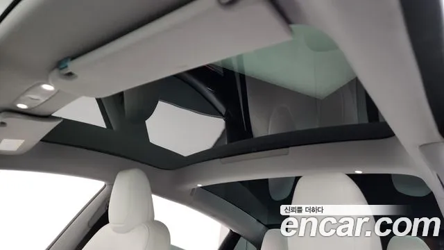 Tesla Model 3 — Фото автомобиля 16