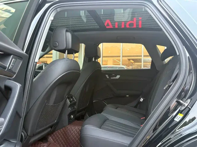 Audi Q5L — Фото автомобиля 10