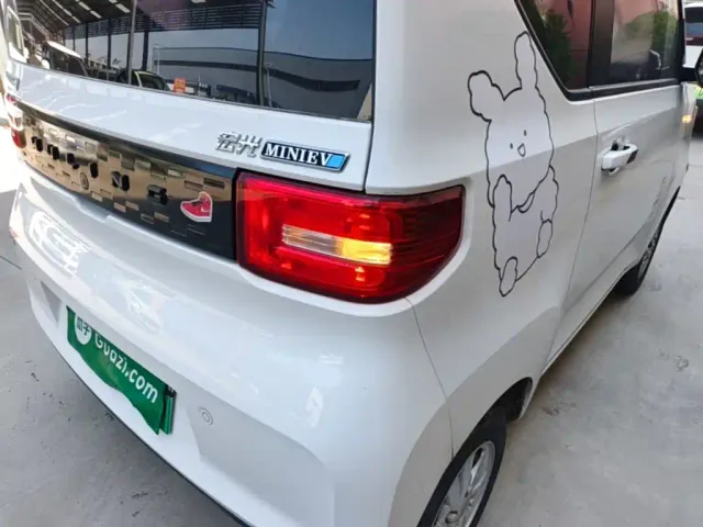 Wuling Hongguang Mini EV — Фото автомобиля 23