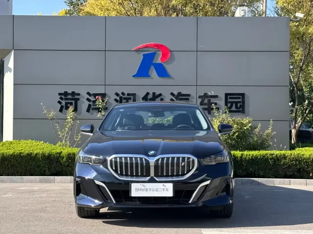 BMW i5 — Фото автомобиля 2