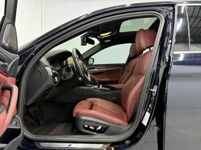 BMW 5 Series — Фото автомобиля 14