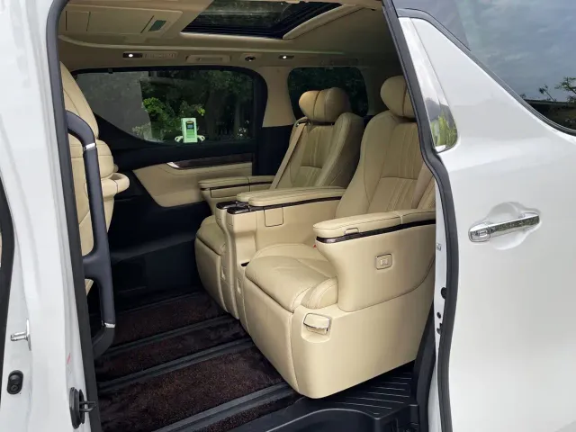 Toyota Vellfire — Фото автомобиля 10