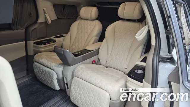 Kia Carnival Generation 4 — Фото автомобиля 17