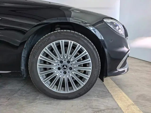 Mercedes-Benz E-Class — Фото автомобиля 4