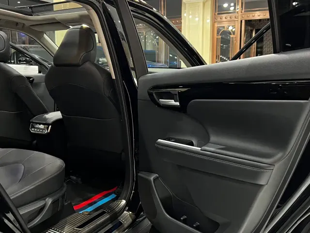 Toyota Highlander — Фото автомобиля 15