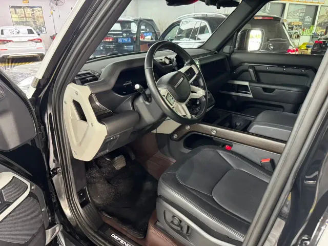 Land Rover Defender — Фото автомобиля 5