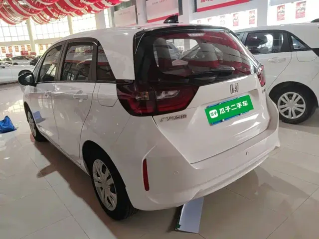 Honda Fit — Фото автомобиля 4