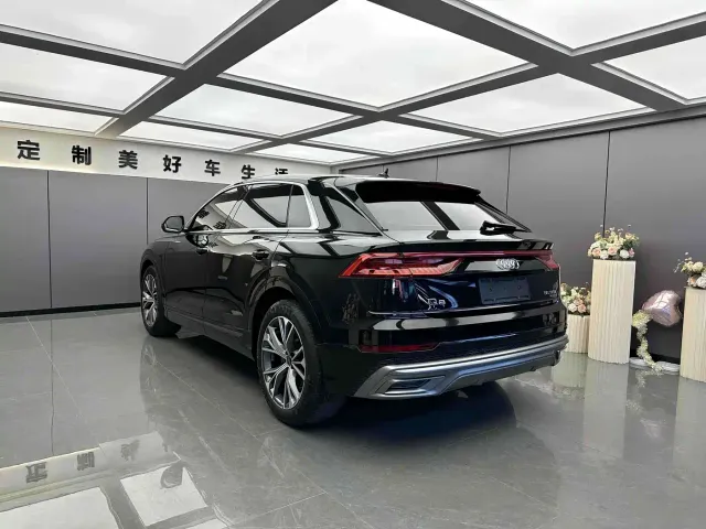 Audi Q8 — Фото автомобиля 9