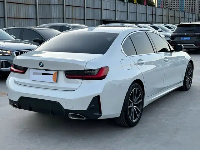 BMW 3 Series — Фото автомобиля 9