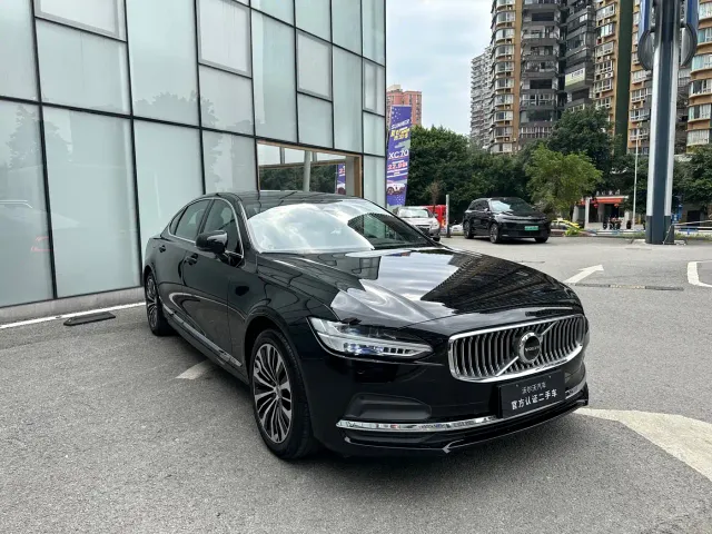 Volvo S90 — Фото автомобиля 3