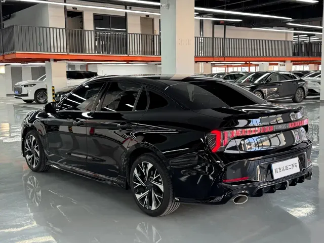 Lynk & Co 03 — Фото автомобиля 10