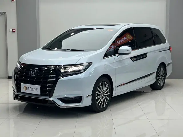 Honda Elysion — Фото автомобиля 3