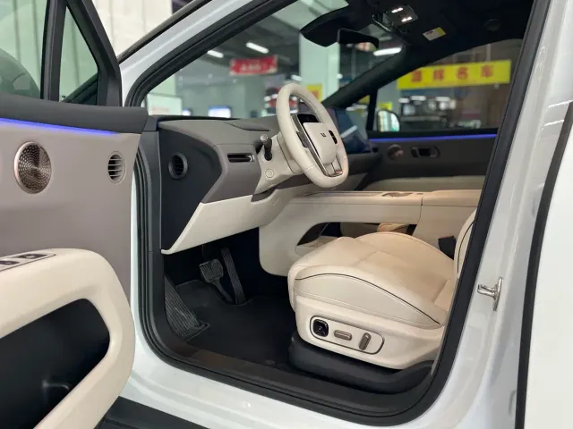 Li Auto i6 — Фото автомобиля 9