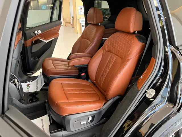 BMW X7 — Фото автомобиля 6