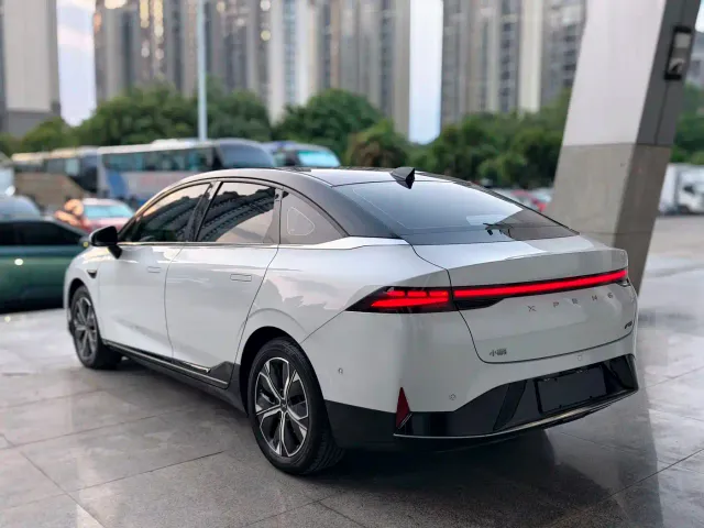 Xpeng P5 — Фото автомобиля 7