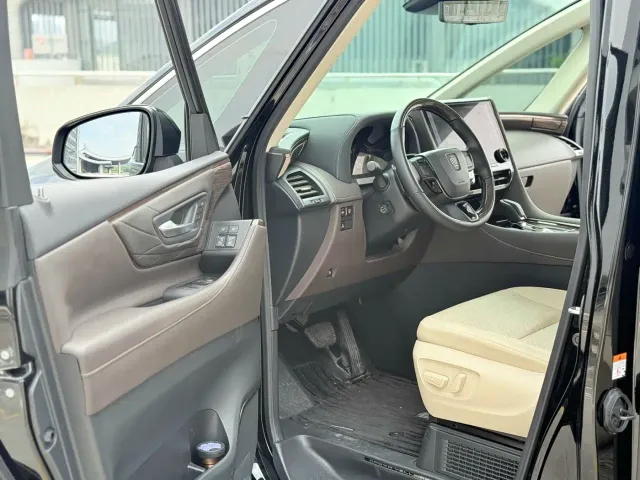 Toyota Vellfire — Фото автомобиля 4