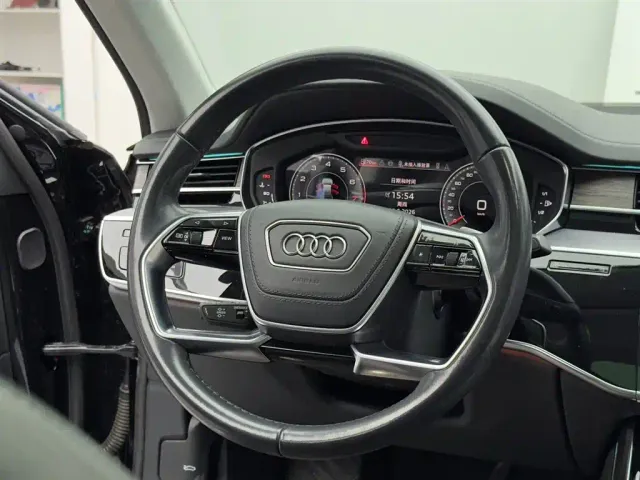 Audi A8 — Фото автомобиля 13