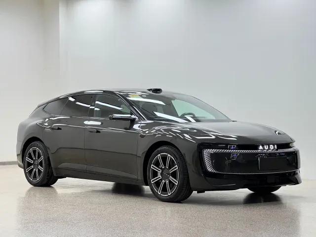 Audi E5 Sportback — Фото автомобиля 3