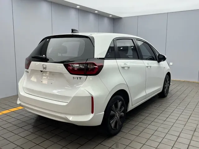 Honda Fit — Фото автомобиля 6