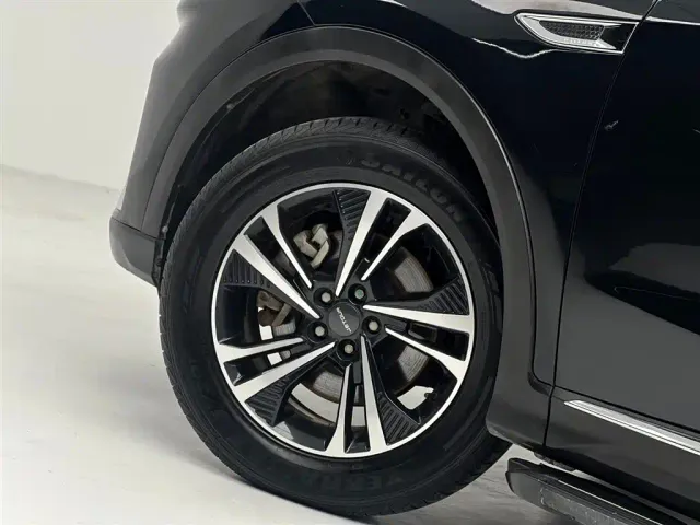 Jetour X70 Plus — Фото автомобиля 18
