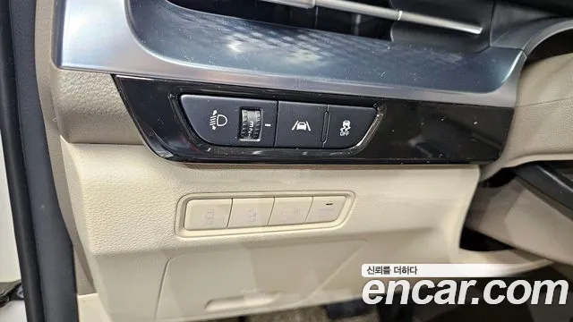 Kia Canival Carnival 4 поколение Бензин 9 мест Hi-Limousine — Фото автомобиля 16