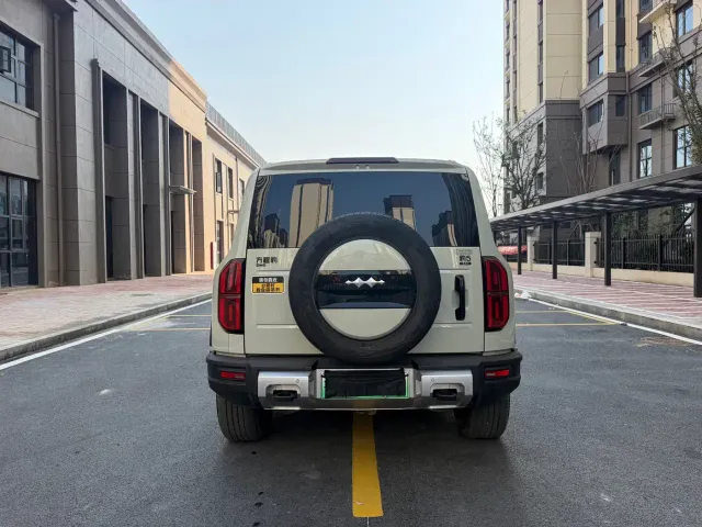 BYD FangChengBao Leopard 5 — Фото автомобиля 5