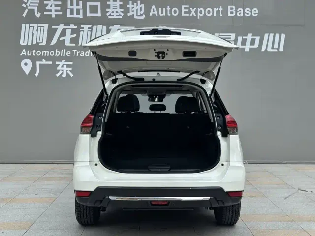 Nissan X-Trail — Фото автомобиля 14