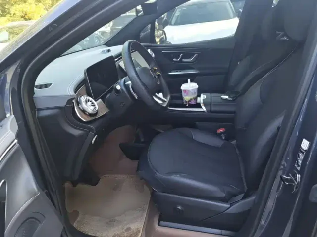 Mercedes-Benz EQE SUV — Фото автомобиля 14