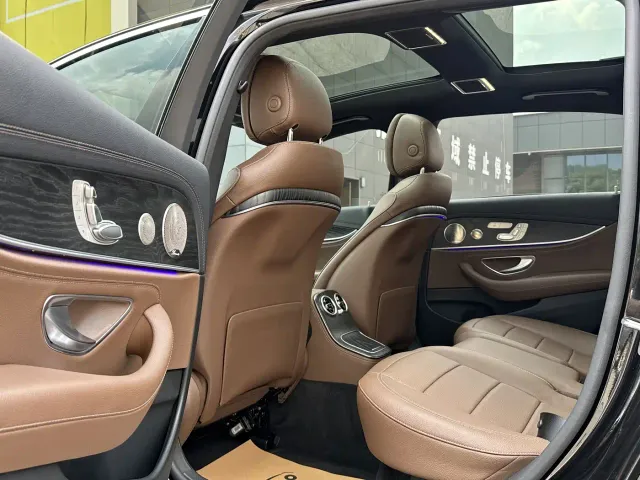 Mercedes-Benz E-Class — Фото автомобиля 7