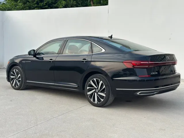 Volkswagen Passat — Фото автомобиля 20