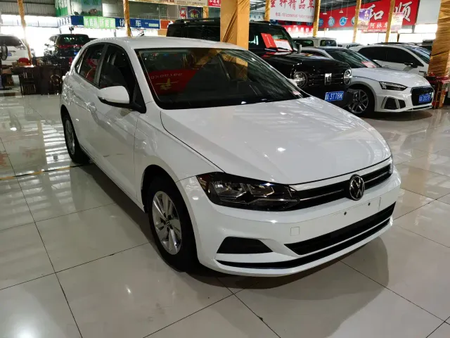 Volkswagen Polo — Фото автомобиля 3