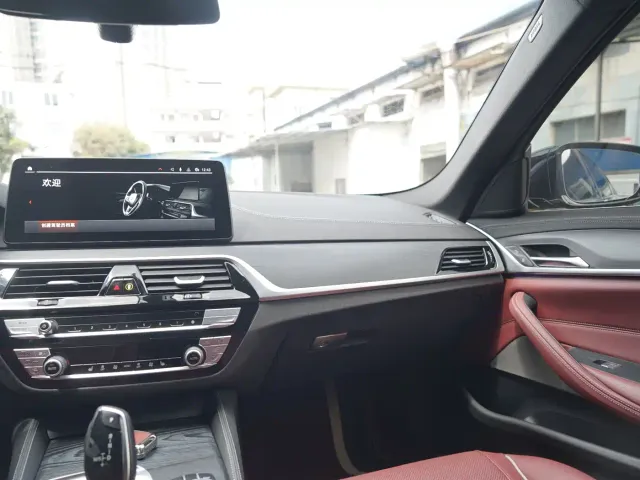 BMW 5 Series — Фото автомобиля 16