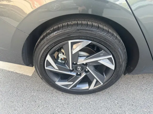 Hyundai Elantra — Фото автомобиля 15