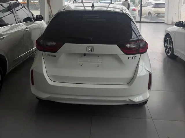 Honda Fit — Фото автомобиля 4