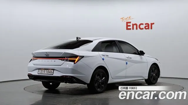 Hyundai Avante CN7 — Фото автомобиля 2