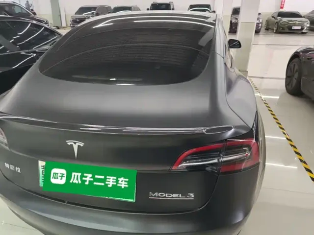 Tesla Model 3 — Фото автомобиля 5