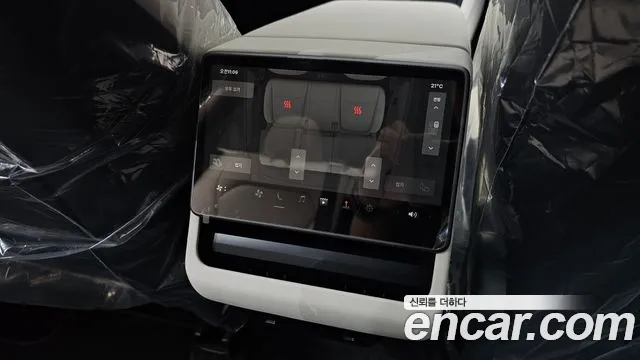 Tesla Model Y — Фото автомобиля 30