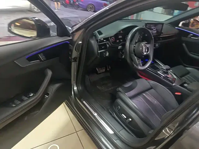 Audi A4L — Фото автомобиля 15
