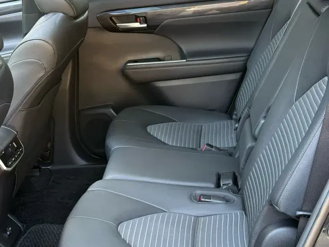 Toyota Crown Kluger — Фото автомобиля 6