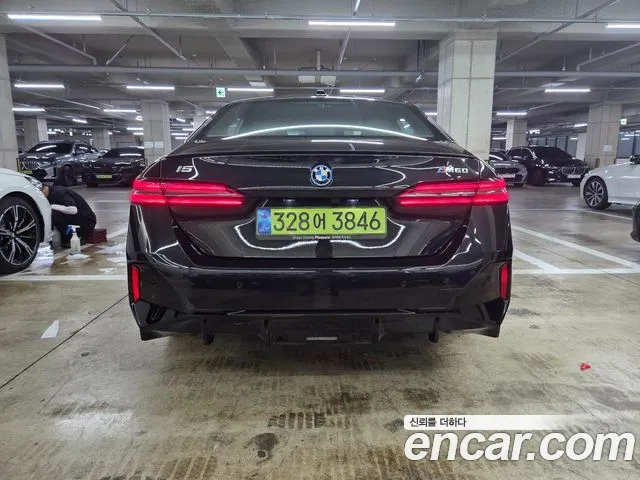 BMW i5 — Фото автомобиля 4