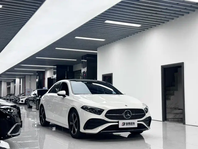 Mercedes-Benz A-Class — Фото автомобиля 3