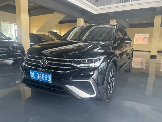 Фотография автомобиля — Volkswagen Tiguan L
