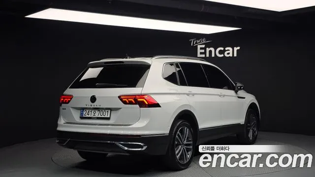 Volkswagen Tiguan — Фото автомобиля 2