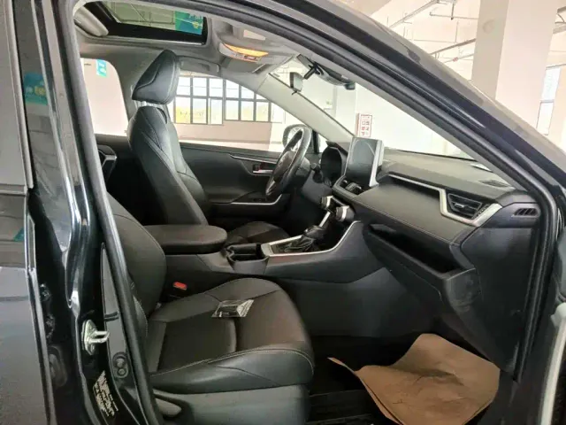 Toyota Wildlander — Фото автомобиля 8