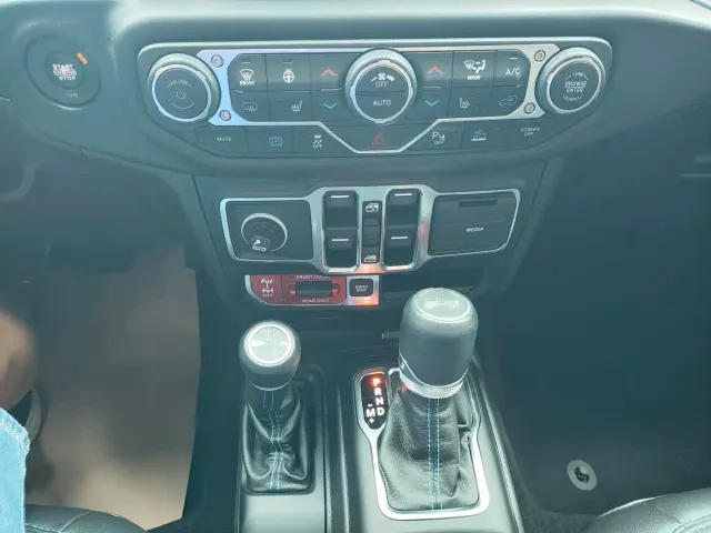 Jeep Wrangler 4xe — Фото автомобиля 11